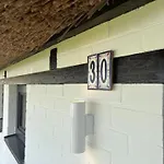 Gemuetliches Reetdachhaus * Oesterdeichstrich