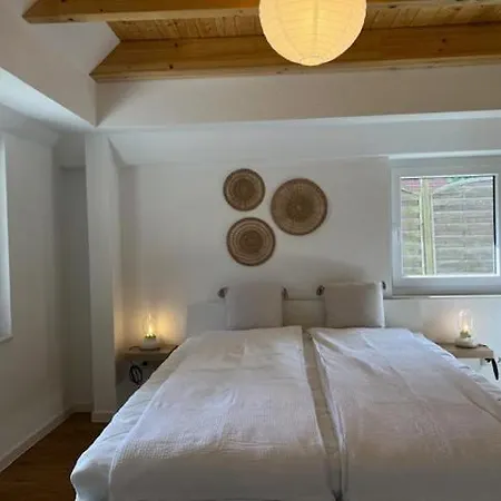 Gemuetliches Reetdachhaus * Oesterdeichstrich