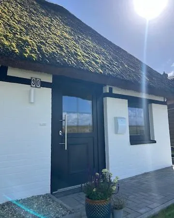 Gemuetliches Reetdachhaus * Oesterdeichstrich