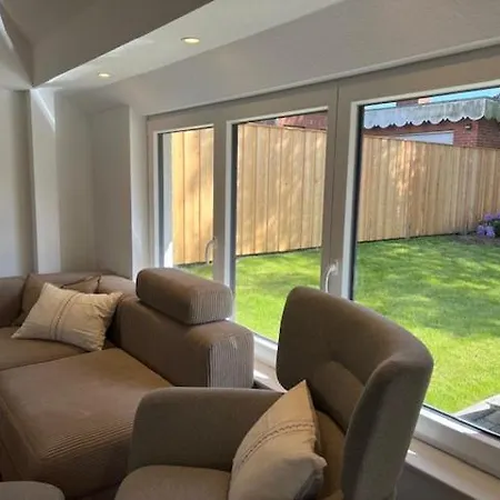 Дом отдыха Gemuetliches Reetdachhaus