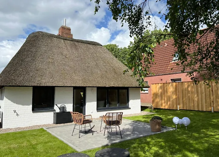 Gemuetliches Reetdachhaus Oesterdeichstrich